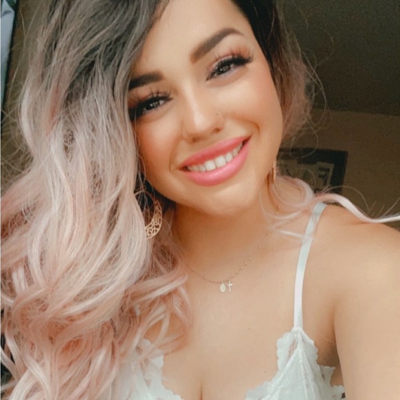 Ombré Pink Bobbi Boss Glueless Lace Wig - Picture 10 of 11